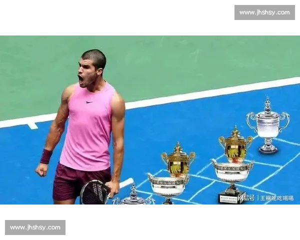 摇摆庆功！阿尔卡拉斯喷香槟迎美网荣耀